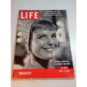 Vintage Life Magazine June 21 1954 Prettiest Chorus Girl In Las Vegas